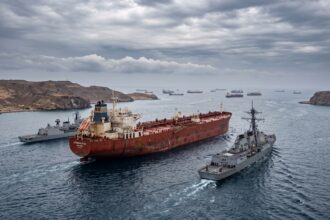 Blocus des Houthis en mer Rouge pourquoi le pétrole s'envole au-dessus de 100 dollars le baril