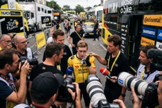 Tour de France 2026 Vingegaard Abandonne, Evenepoel Défie Pogačar à l'Aube de la Semaine Décisive